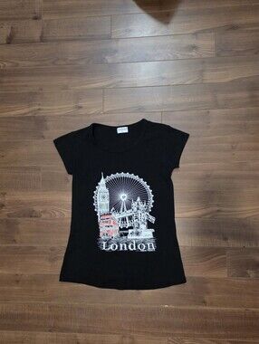 Vintage Y2K Black 'London' Graphic Tee